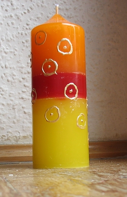 Stumpen mit Kerzenpen bemalt